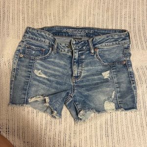 American Eagle Midi shorts